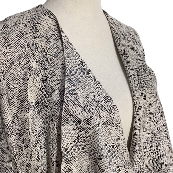 BLANKNYC Jacket Vegan Snakeskin In Snake Eyes Size XS NEW - Picture 13 of 16